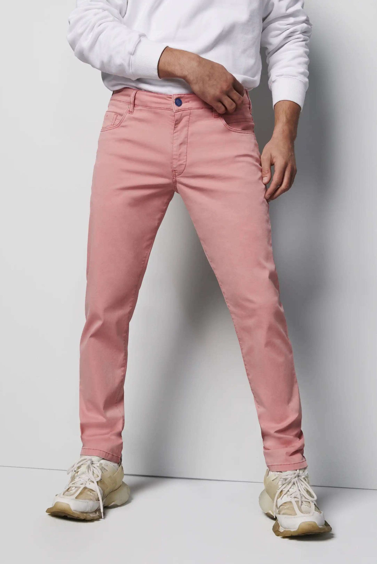 Model wearing Meyer M5 Super Stretch Jeans Pink Cropped Front